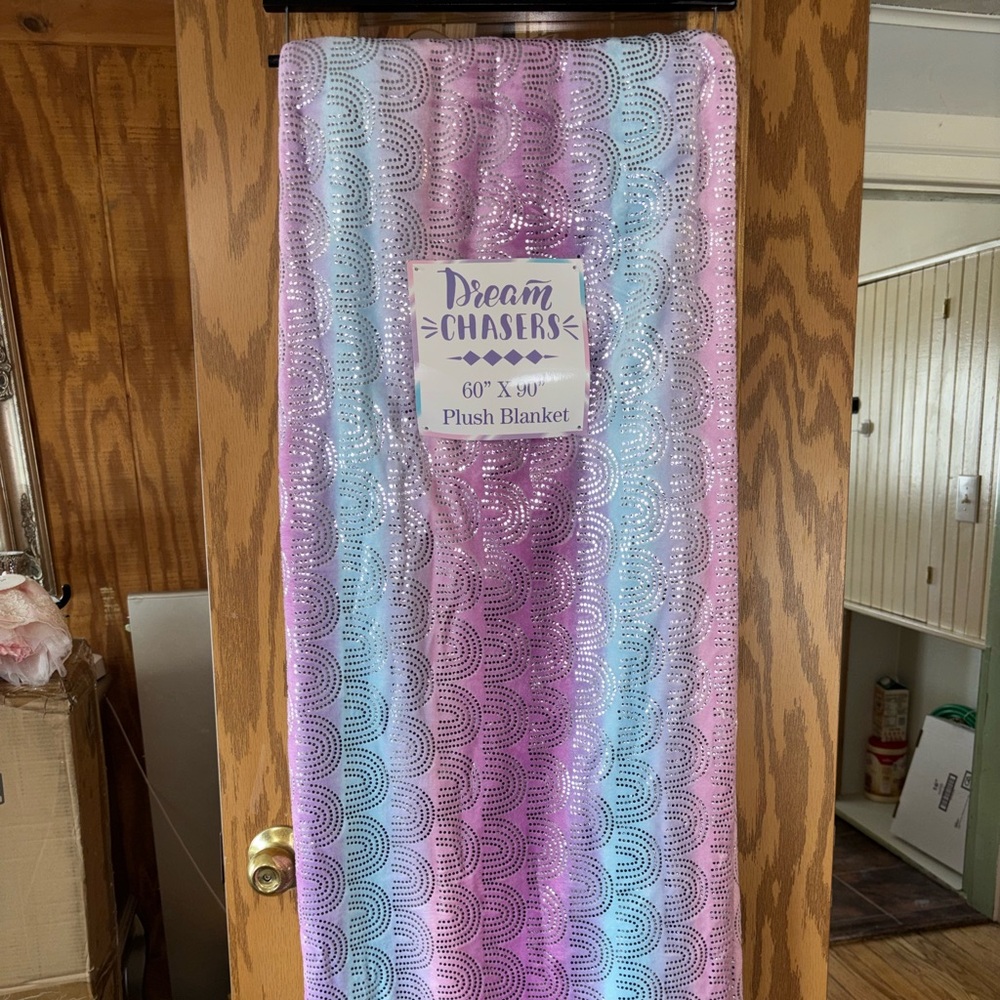 Dream Chasers 60x90 Plush Blanket Ombre Pink Purple Blue Shimmery Dots